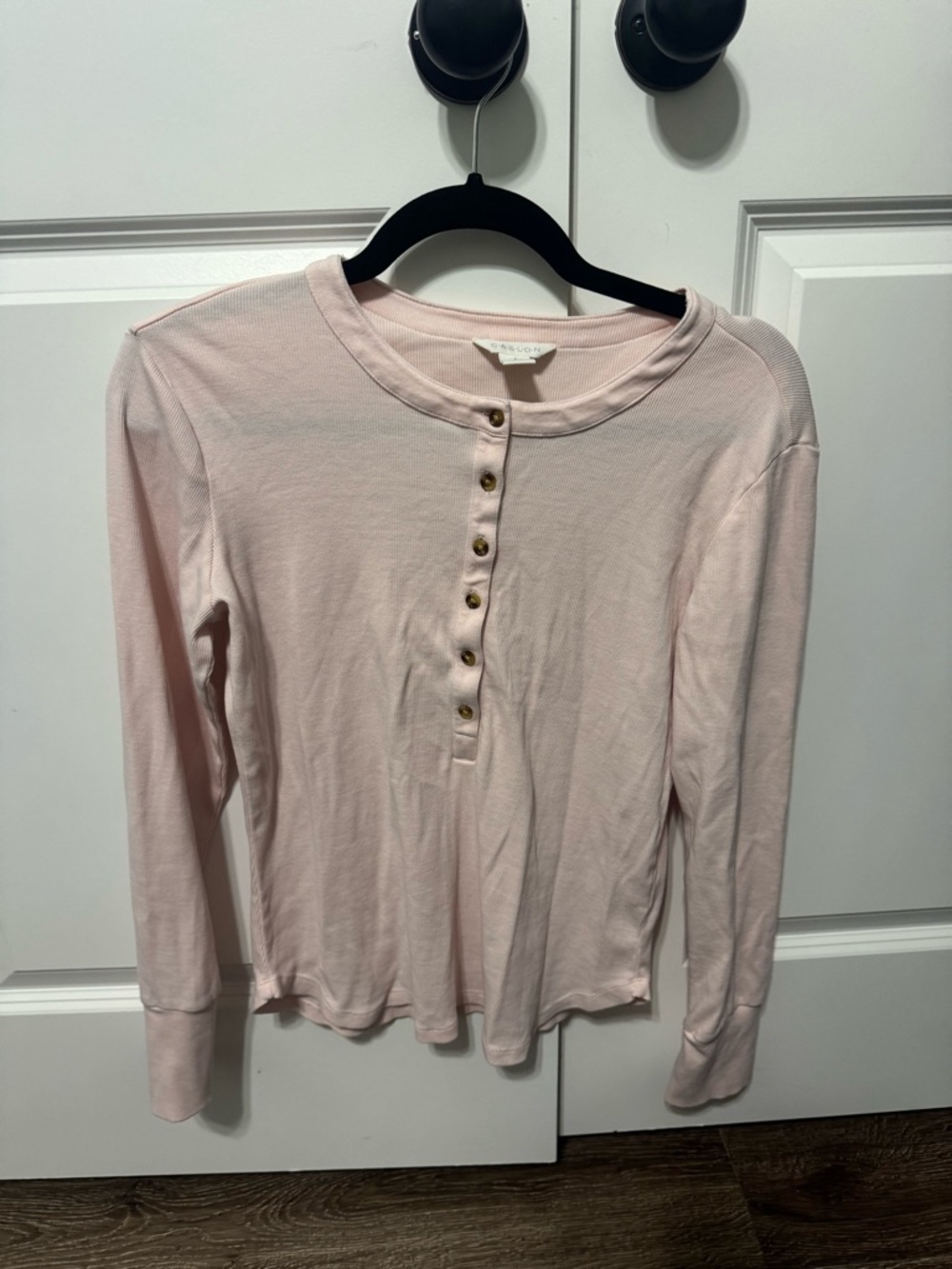 Caslon Pale Pink Ribbed Henley Top with Metal Buttons
